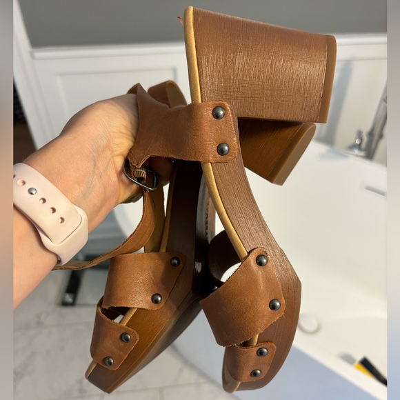 Lucky Brand Clog Sandals- new with tags! - Picture 2 of 6